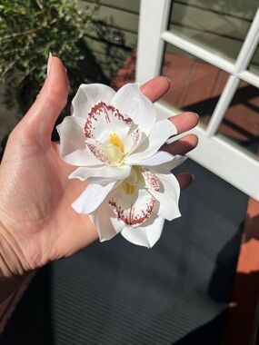 Brand new! Faux orchid hair pin